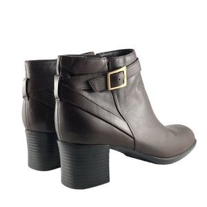 Covington Brown leather Heeled boots women’s size 8